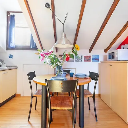 Guesthost - Piazza Risorgimento Cosy *